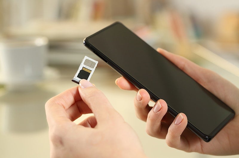 Prepaid vs postpaid SIM plans: What's the difference?